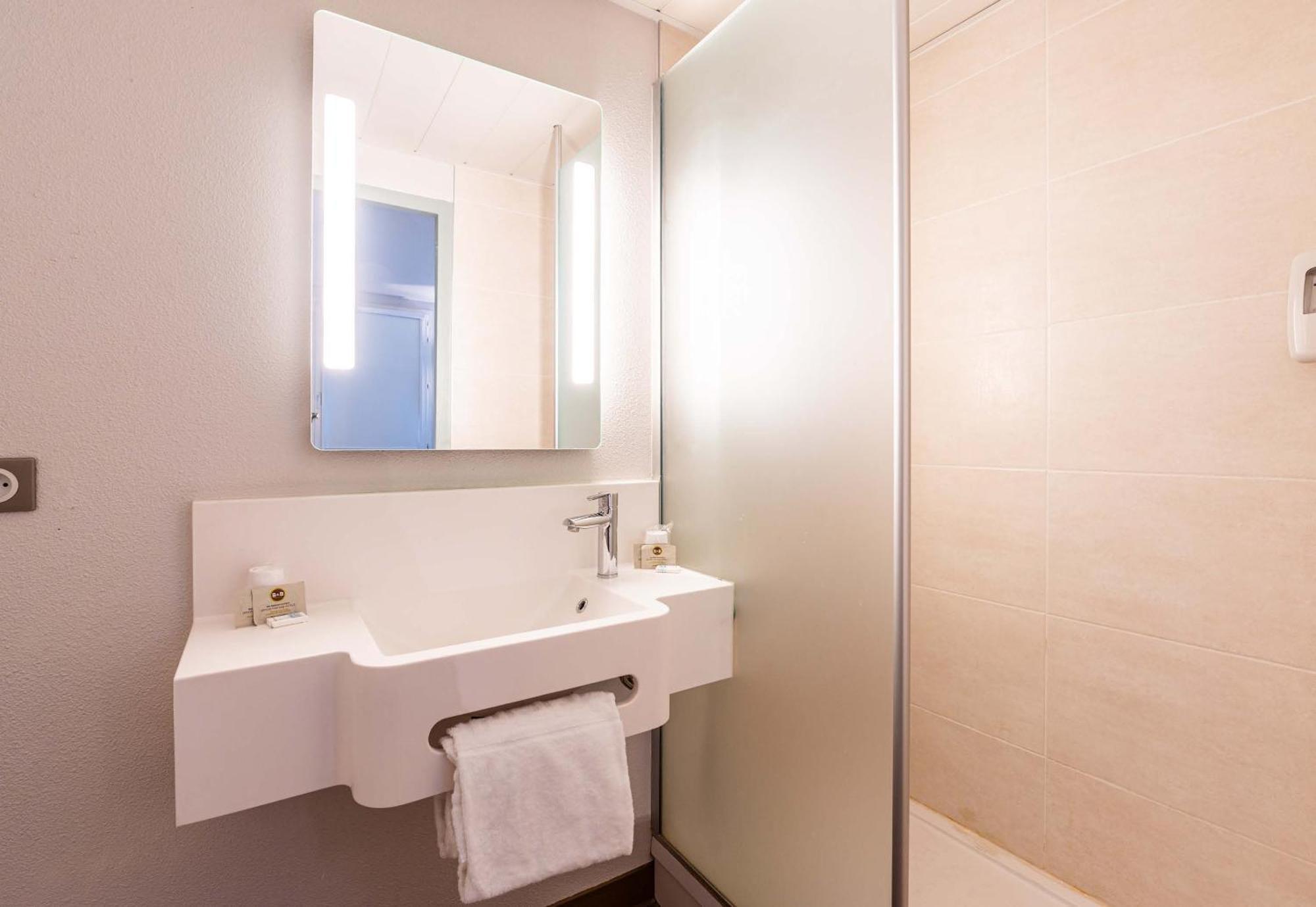 B&B HOTEL Saint Jean De Maurienne Sainte-Marie-de-Cuines Extérieur photo