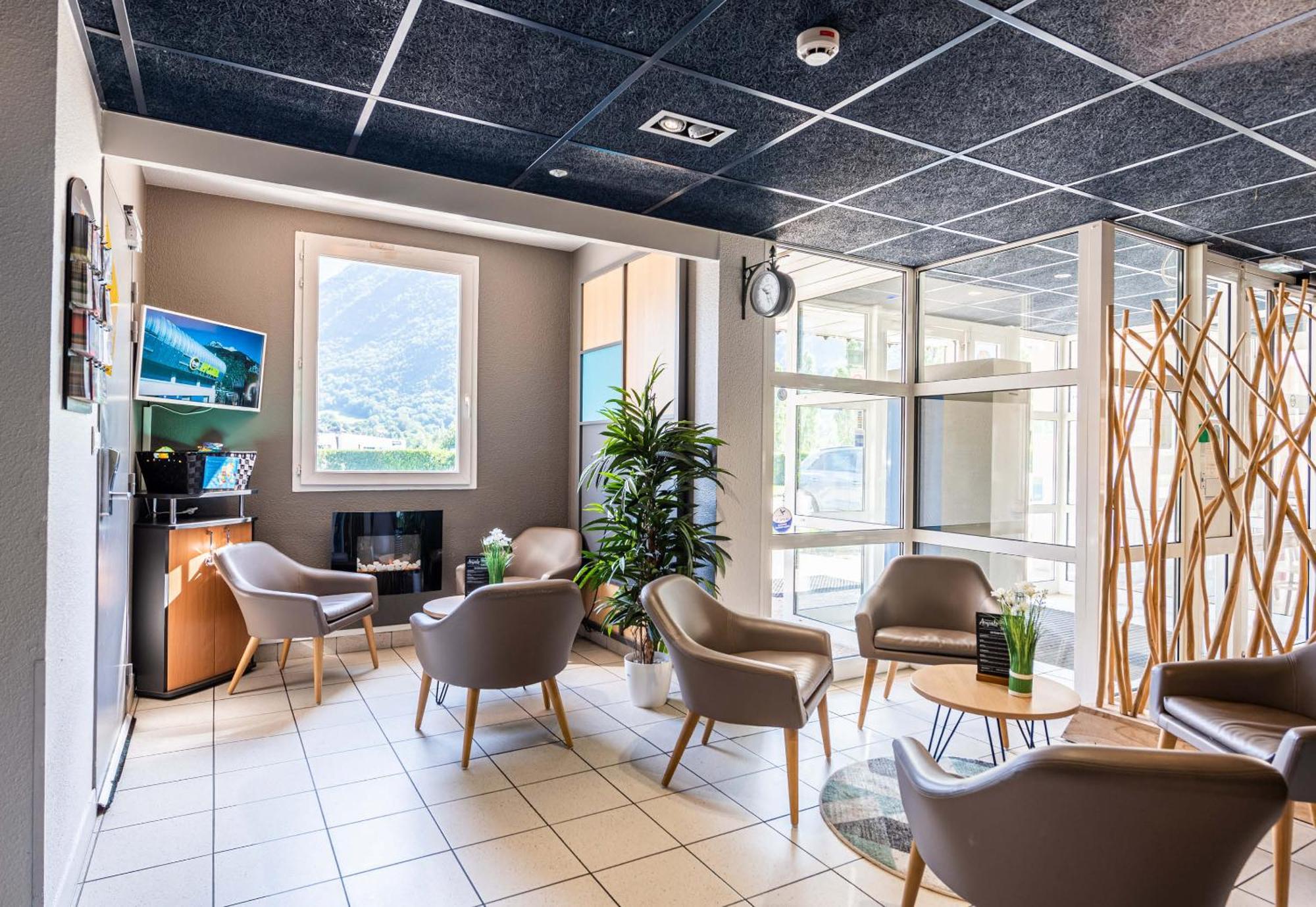 B&B HOTEL Saint Jean De Maurienne Sainte-Marie-de-Cuines Extérieur photo